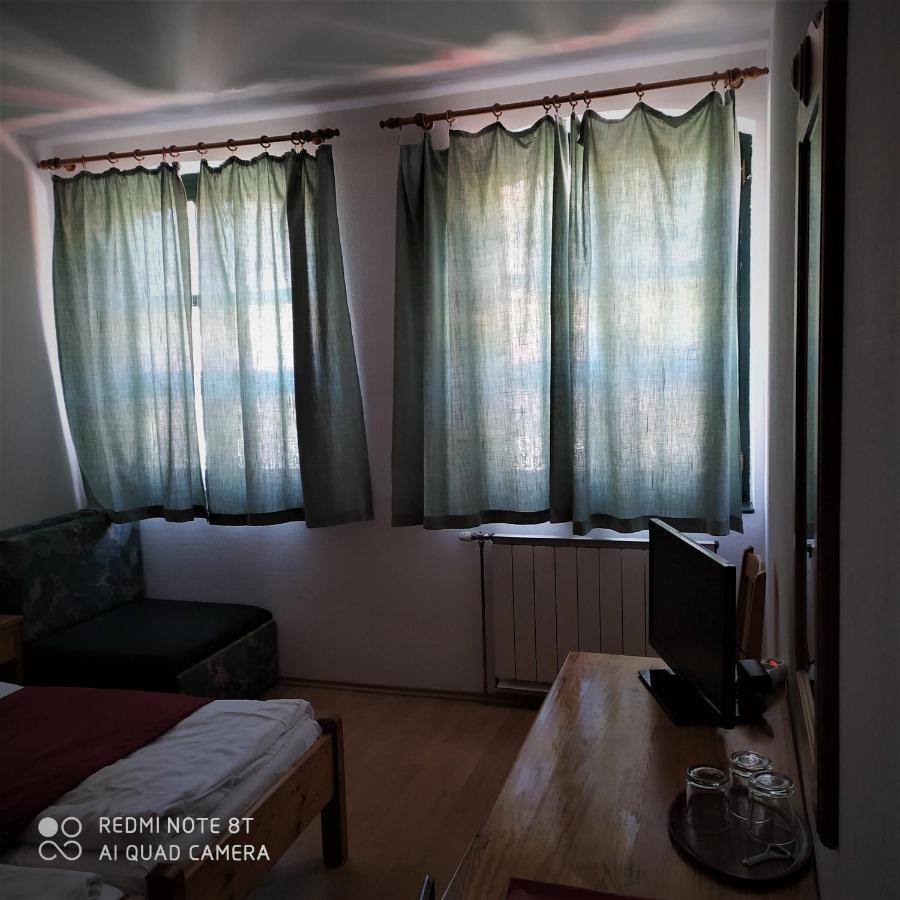 Bacchus Panzio Bed & Breakfast Eger Exterior photo